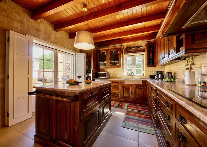 Holiday home A Casa Da Andorinha Salir de Matos